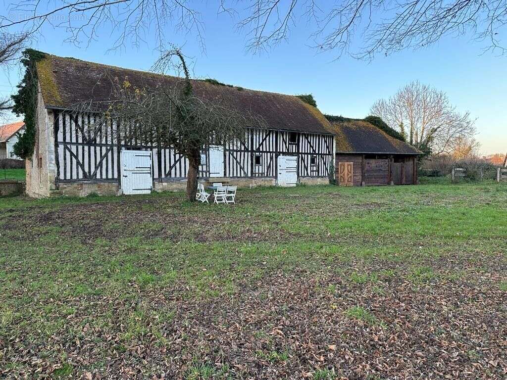 Terrain à MEZIDON-CANON