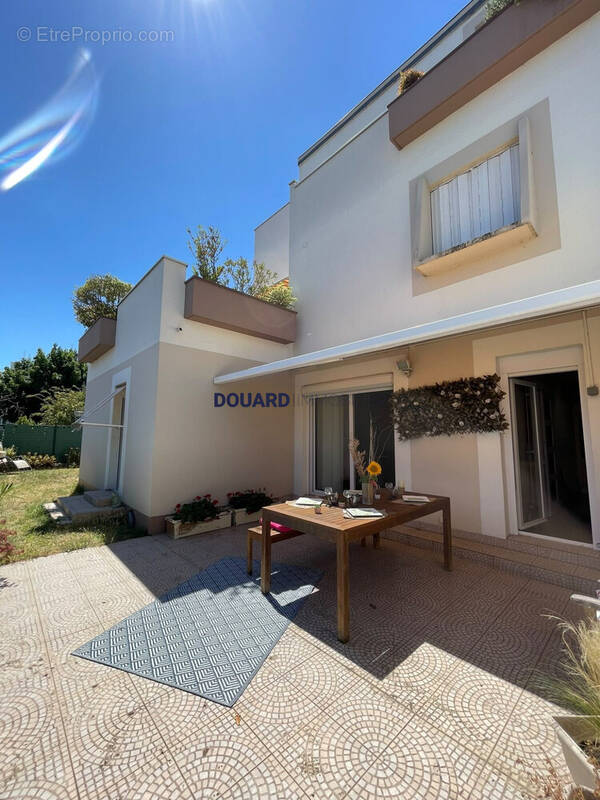 Appartement à SARTROUVILLE