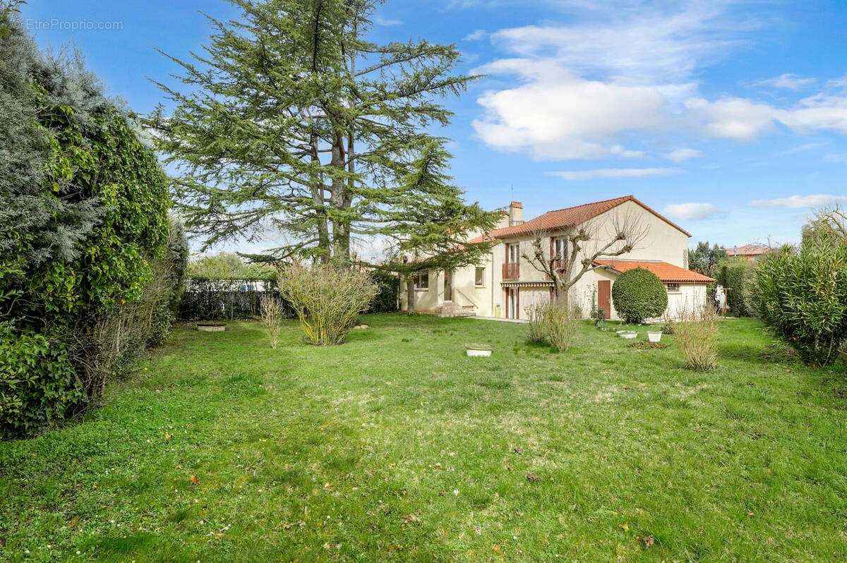 Maison à CASTELGINEST