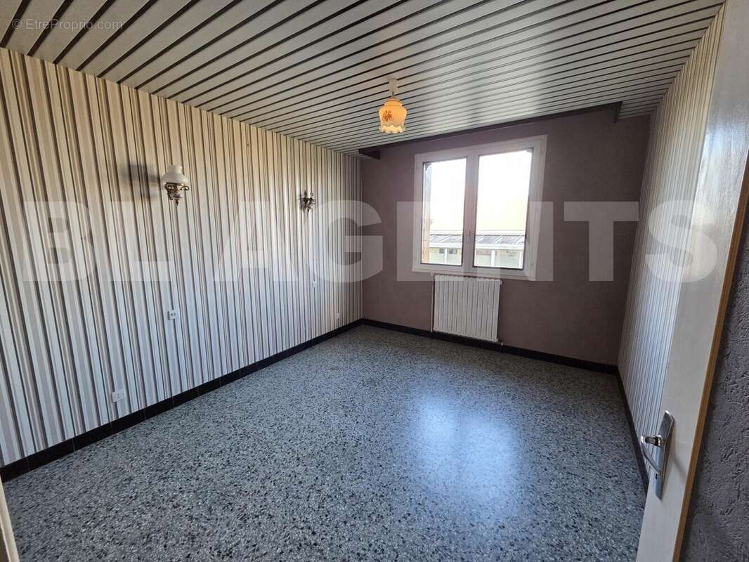 20251126_150234 - Maison à SAVIGNE-L'EVEQUE