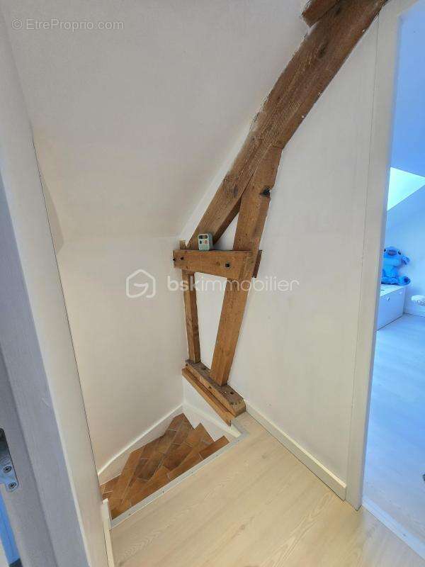 Maison à VARENNES-VAUZELLES