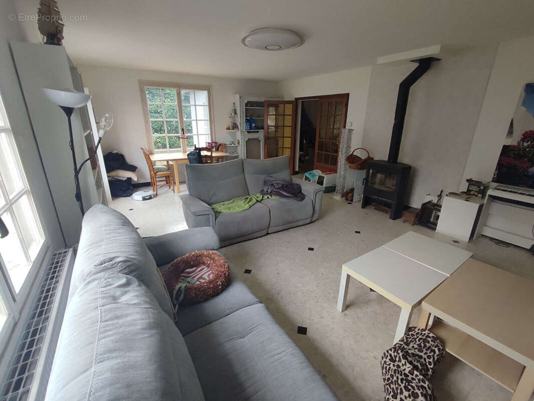 Maison à SAINT-JEAN-DE-BRAYE