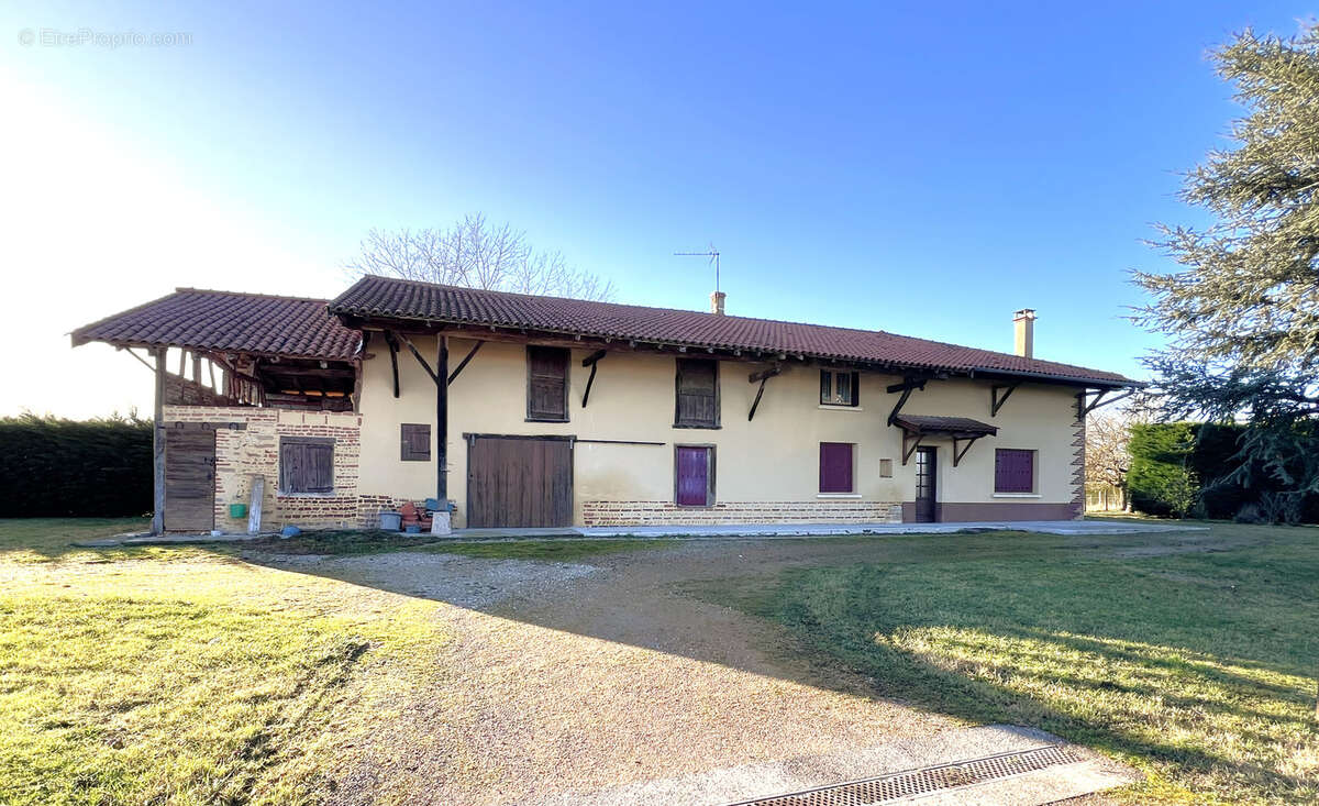 Maison à MEZERIAT
