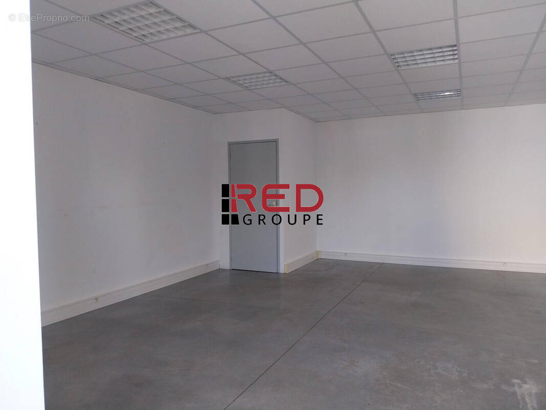 Commerce à EGUILLES