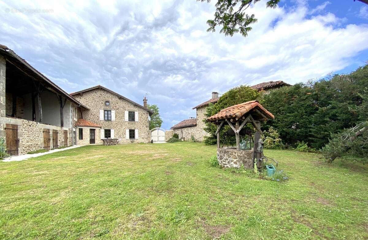 Maison de caractère de 4 chambres en pleine campagne,  avec près de 2ha de terrain attenant - photo 15