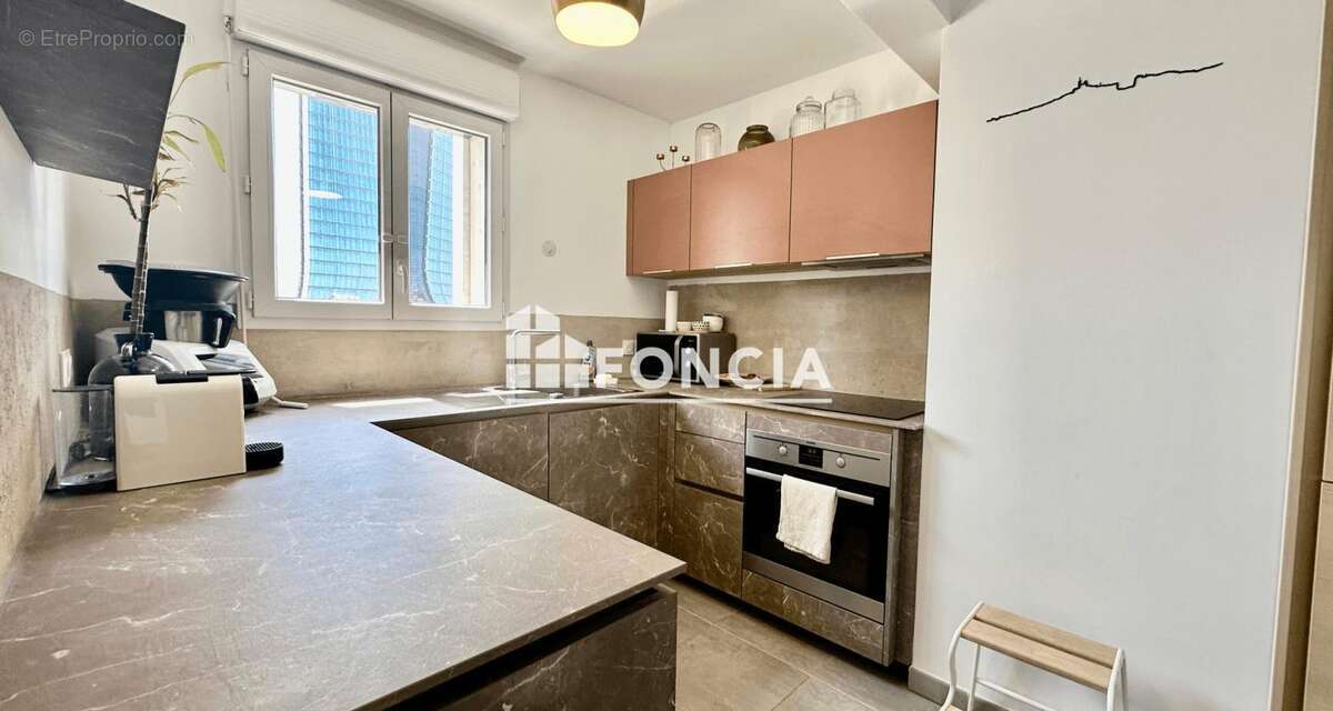 Appartement à MARSEILLE-2E