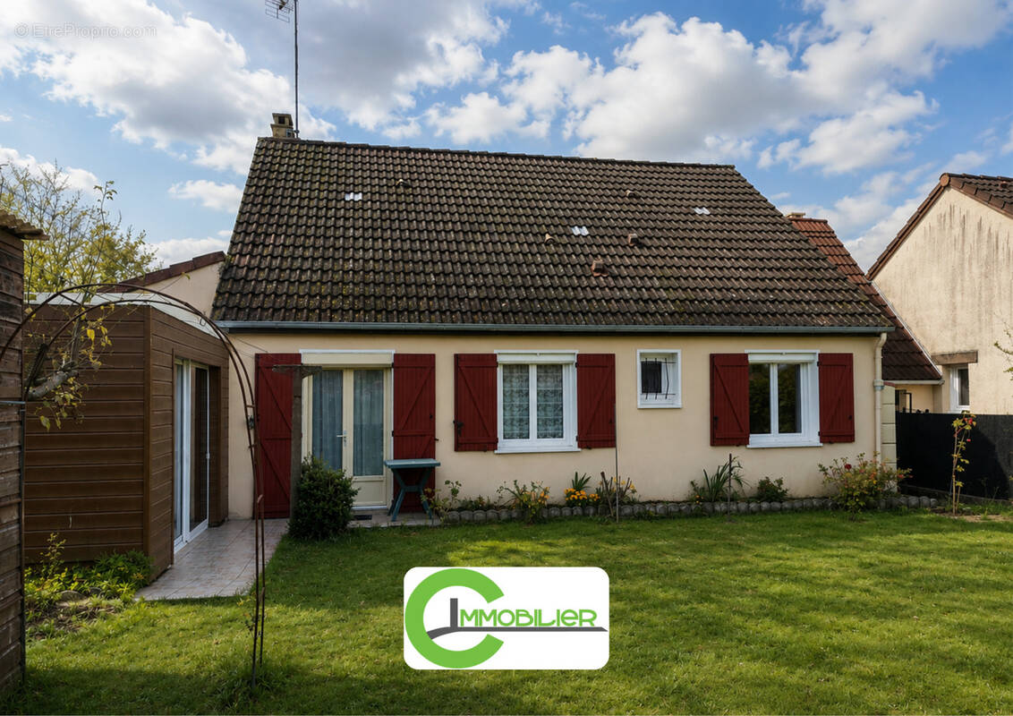Maison à VIBRAYE