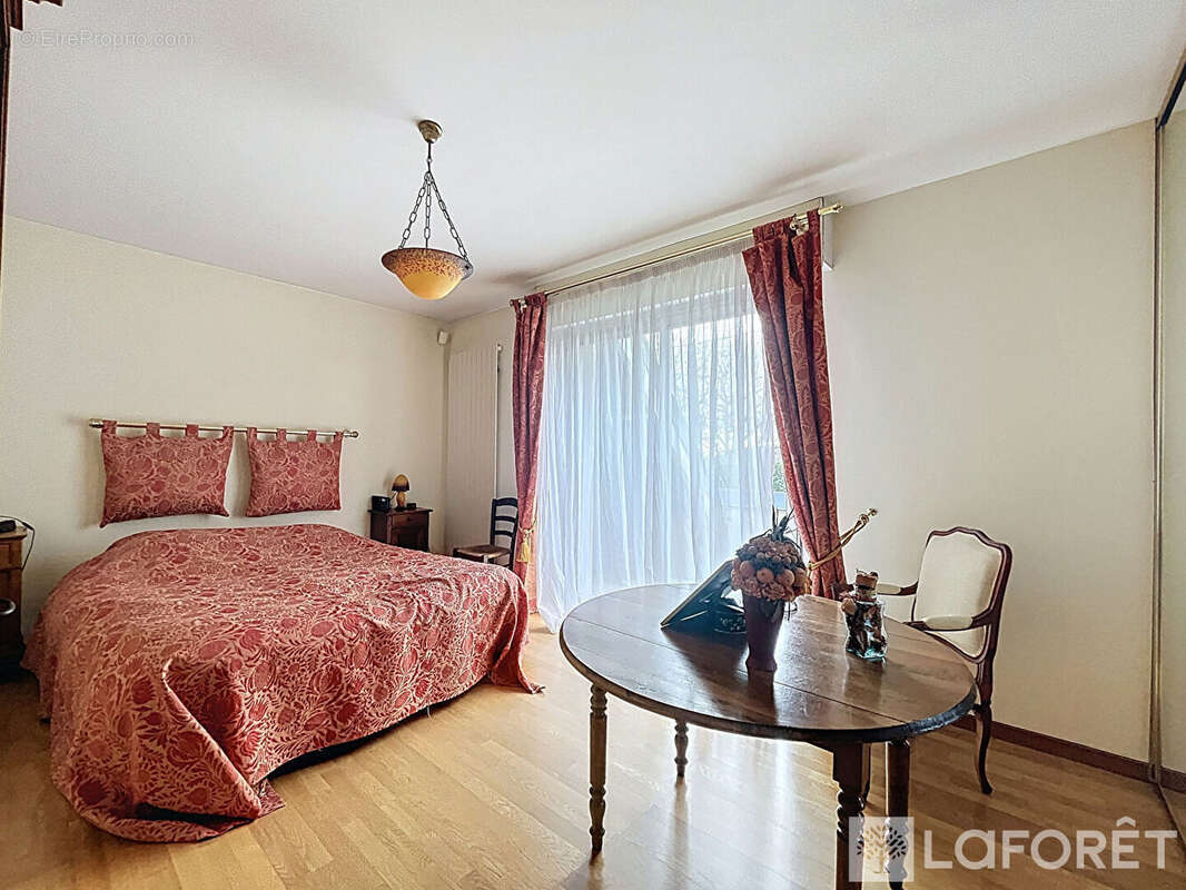 Maison à LA VILLE-DU-BOIS