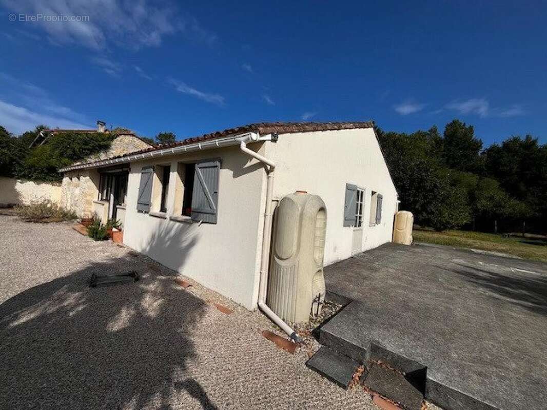 Photo 2 - Maison à VENDAYS-MONTALIVET
