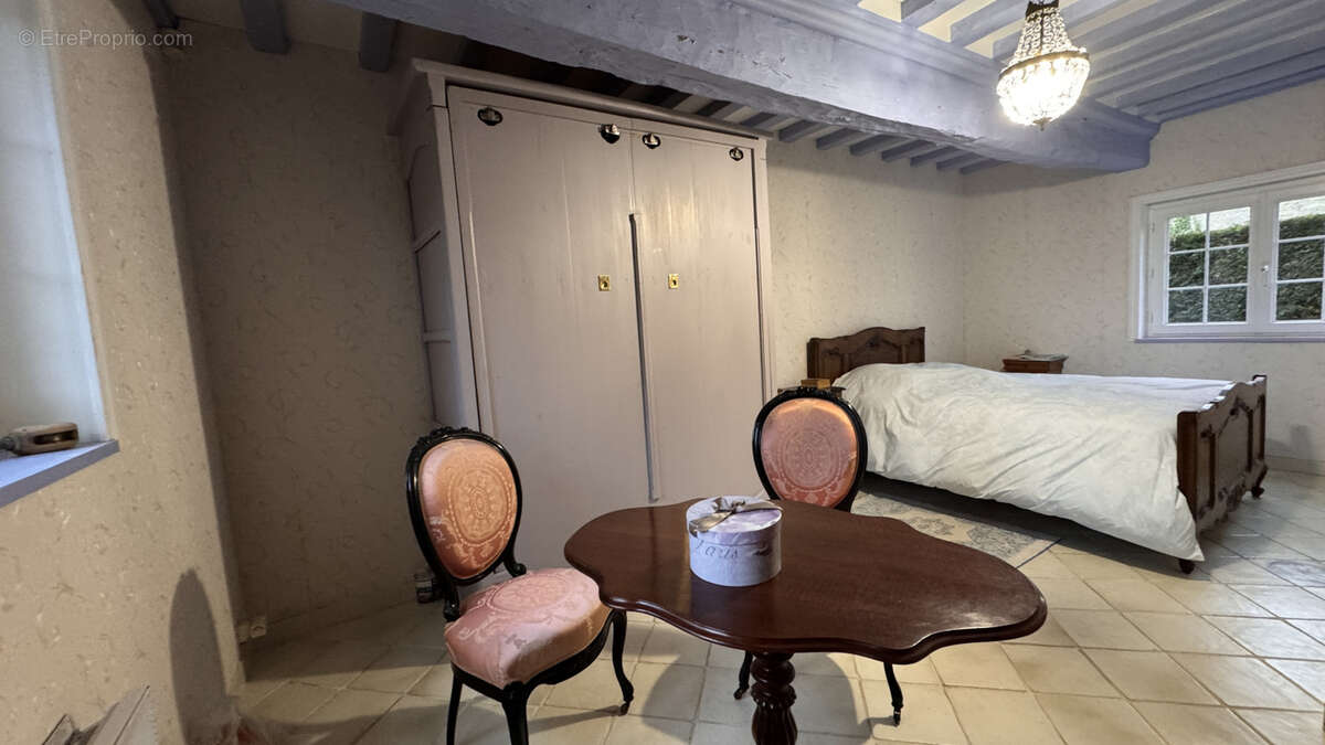 Maison à MEZIDON-CANON