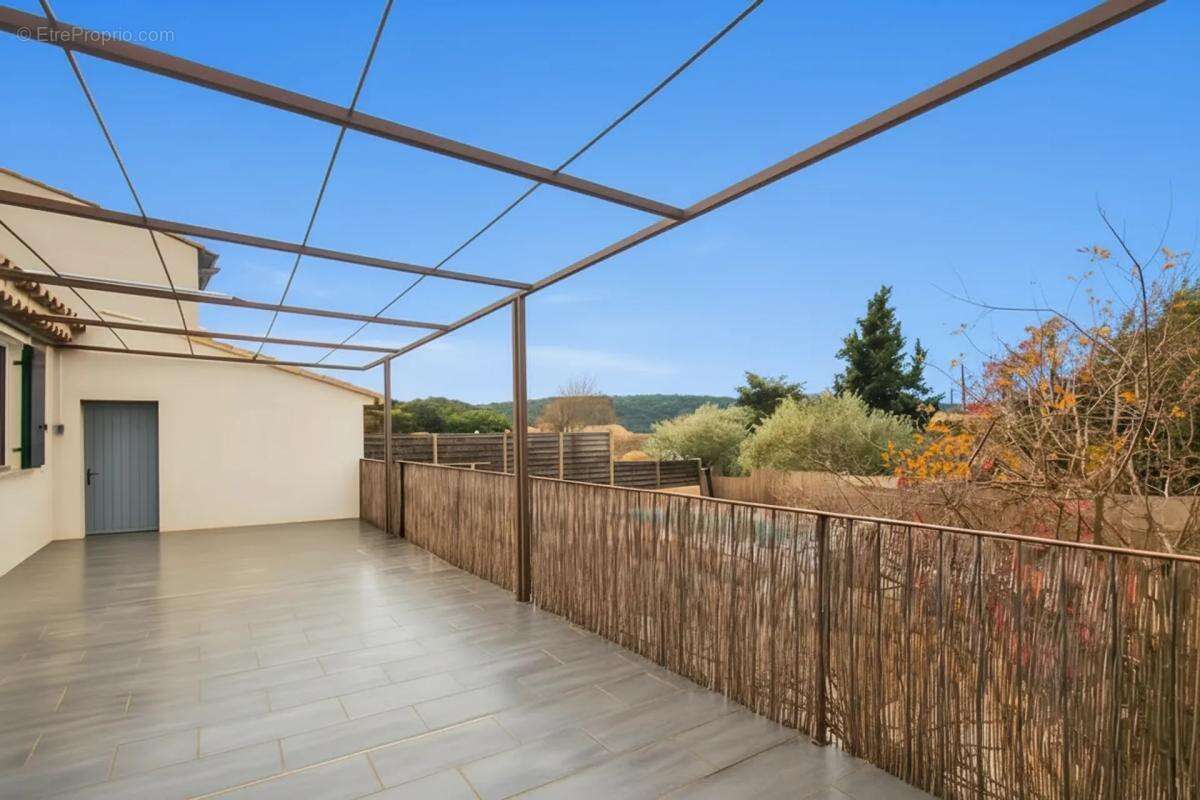 Maison à LA BASTIDE-DES-JOURDANS