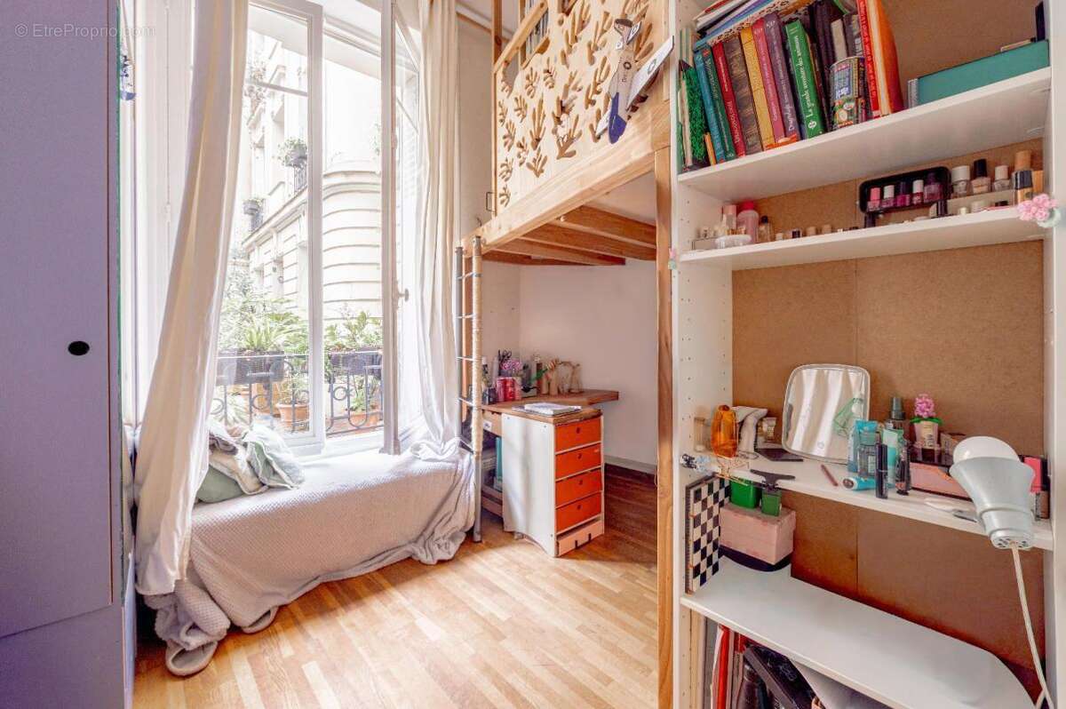 Appartement à PARIS-10E