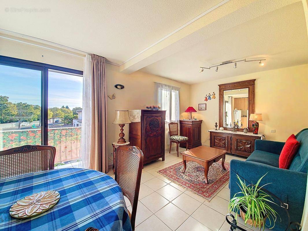 Appartement à SAINT-LAURENT-DE-LA-SALANQUE