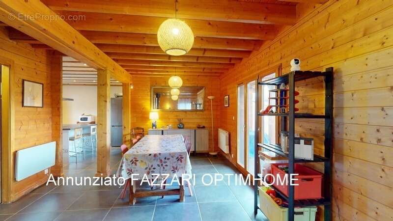 Maison à CHARENCY-VEZIN