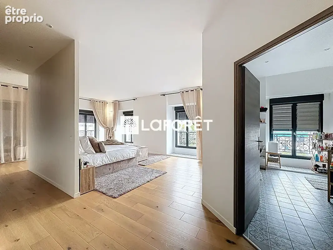 Superbe maison contemporaine de 250 m² située à Montesson, à seulement 15 minutes du RER de Sartrouville. - photo 11