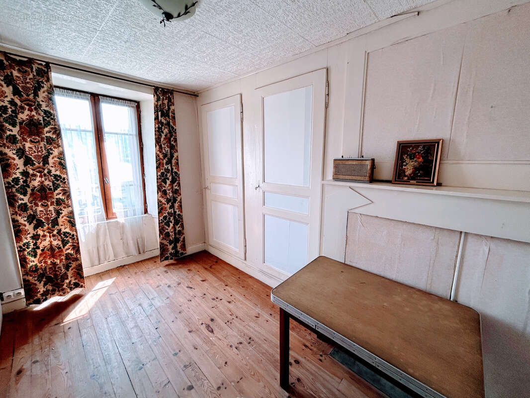 Appartement à BORT-LES-ORGUES