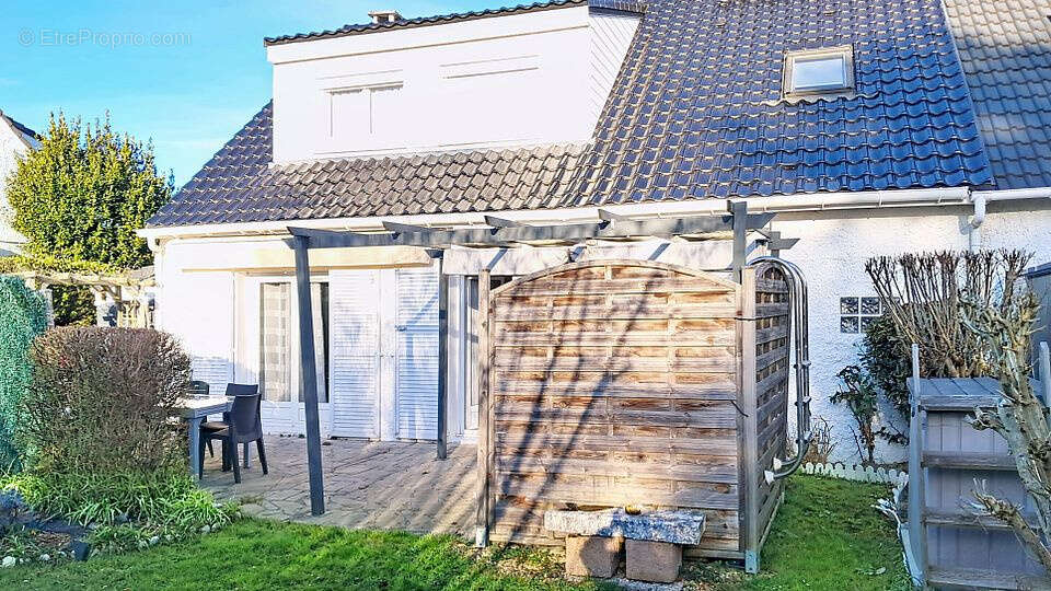 Maison à LESIGNY