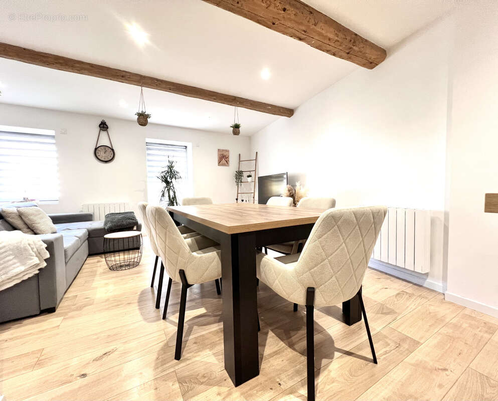 Appartement à SAINT-JEAN-BONNEFONDS