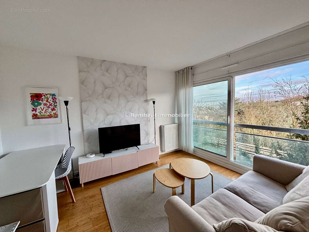 Appartement à LA CELLE-SAINT-CLOUD