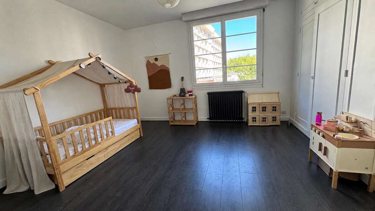 Grand t6 de 163 m² ? toit-terrasse ? plein centre de dax - photo 8
