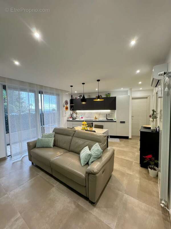 Appartement à ROQUEBRUNE-CAP-MARTIN