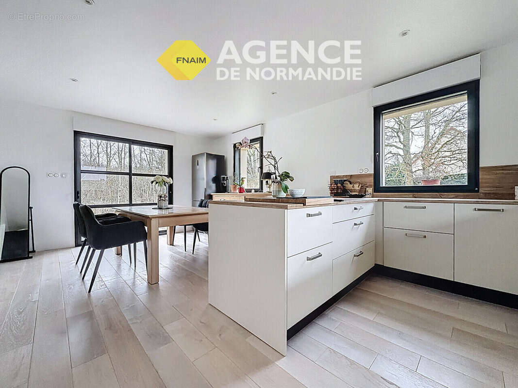 Maison à MONTREUIL-L'ARGILLE