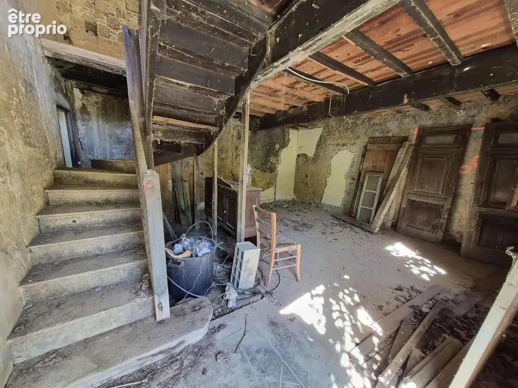 m rdc 1 escalier