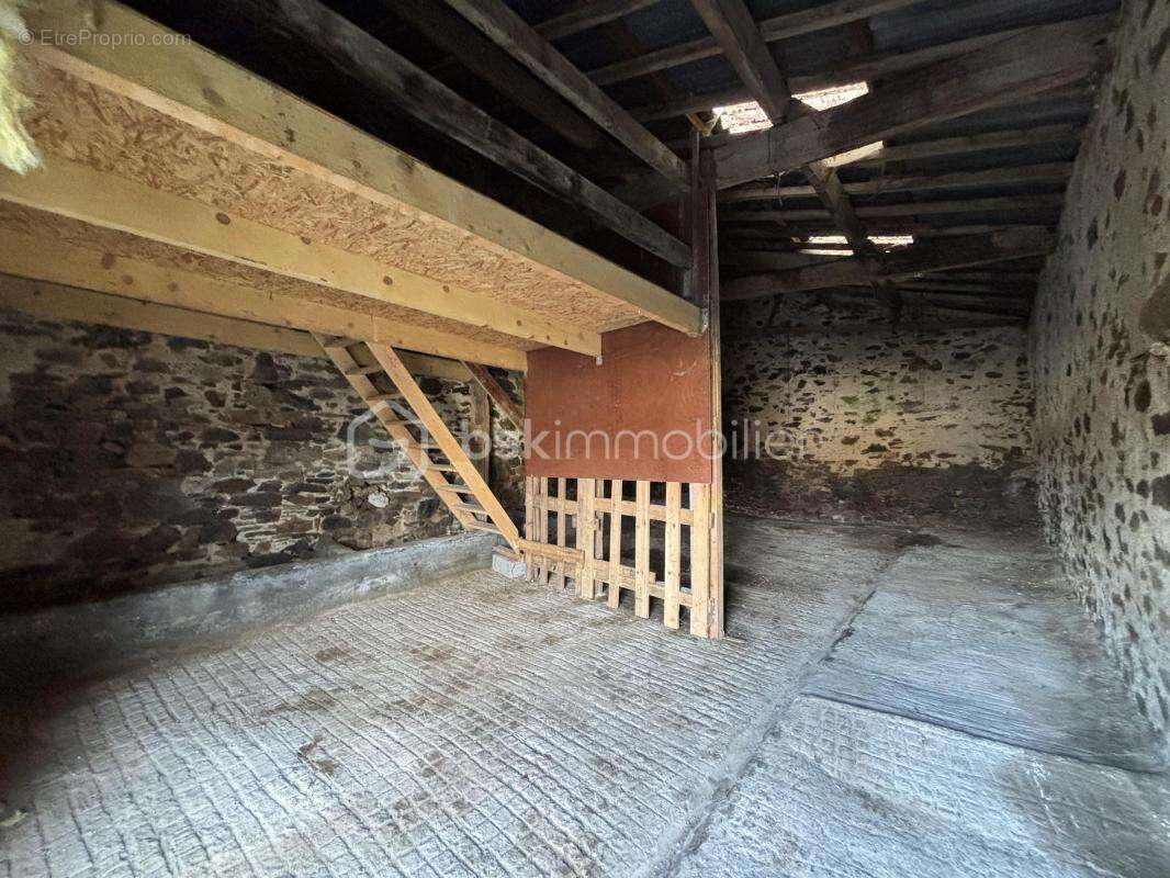 Grange en pierre, à usage non résidentiel – Chavagnes-en-Paillers - photo 3