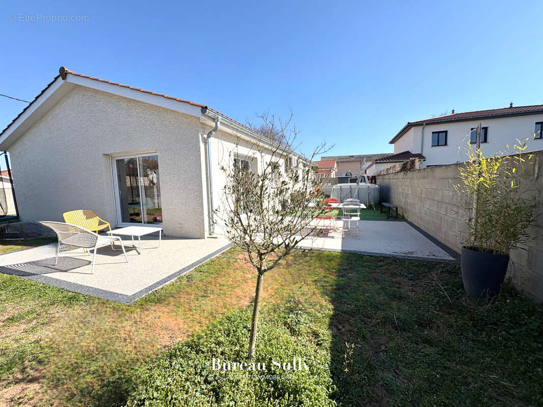 Maison à MONTMERLE-SUR-SAONE