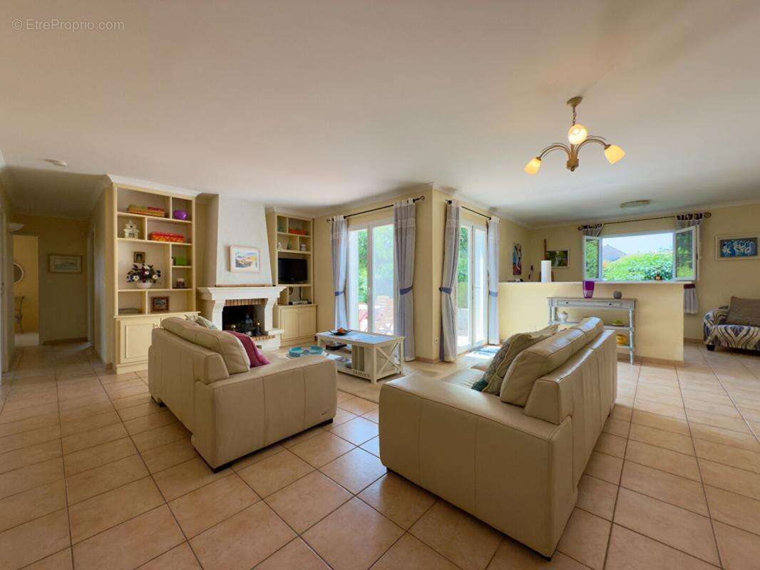 Maison à LIGNAN-SUR-ORB