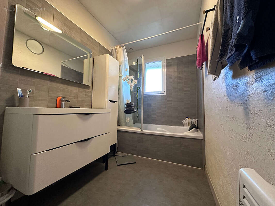 Maison à LA CHAPELLE-ACHARD