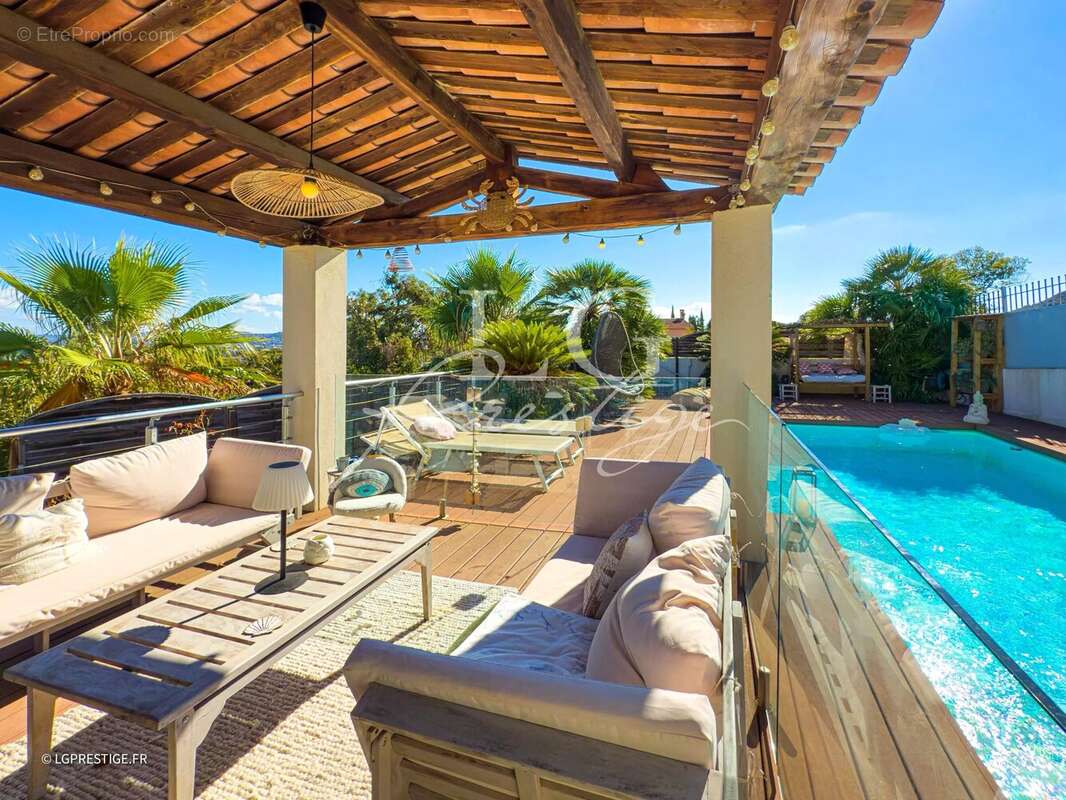 Maison à MANDELIEU-LA-NAPOULE