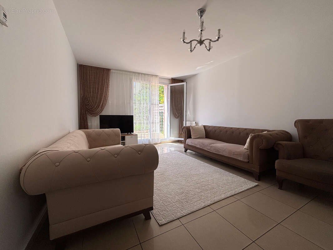 Maison à VILLETANEUSE