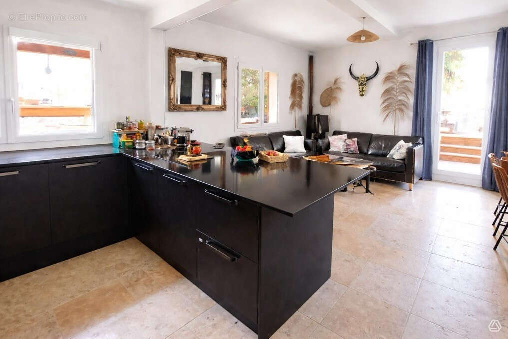Appartement à SIX-FOURS-LES-PLAGES