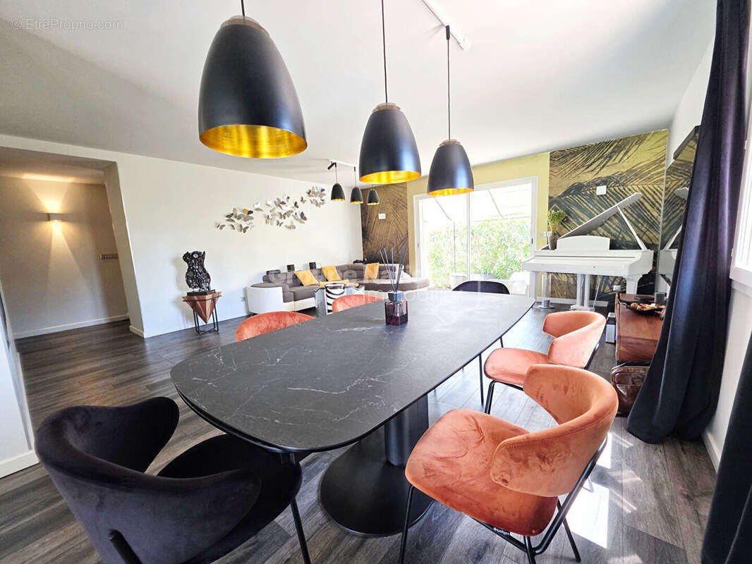 Superbe maison 5 pièces avec piscine à Istres, Village d'Entressen - photo 5