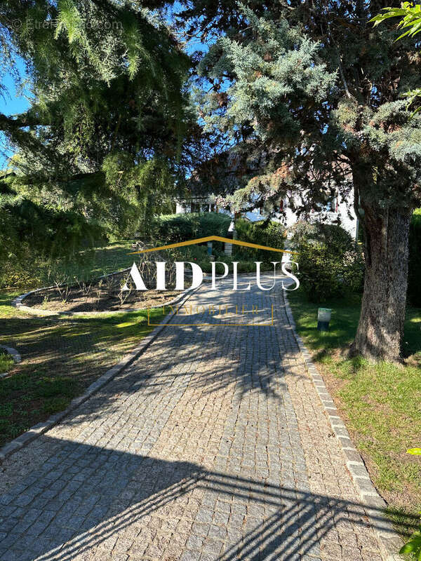 Maison à SAINT-LEU-LA-FORET