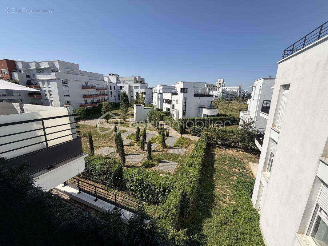 Charmant petit F3 récent avec loggia, ascenseur et double parking - photo 12