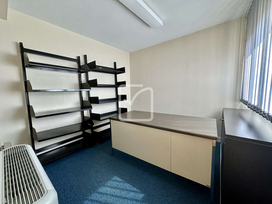 Commerce à SARLAT-LA-CANEDA