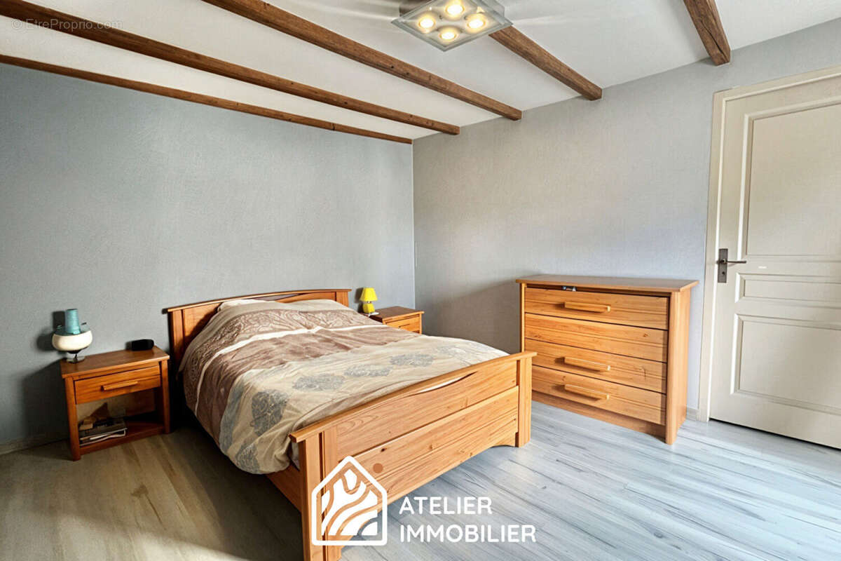 À VENDRE - MAISON - 8 pièces - 153m2 - photo 8