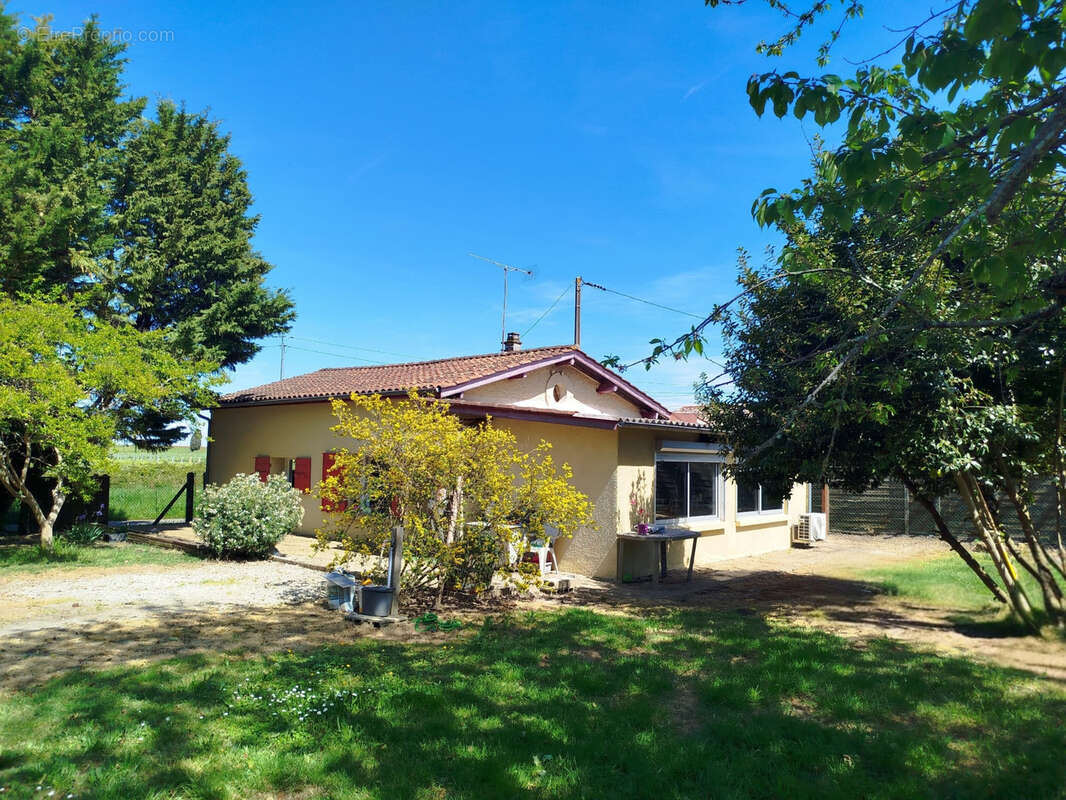 Maison à MASSUGAS