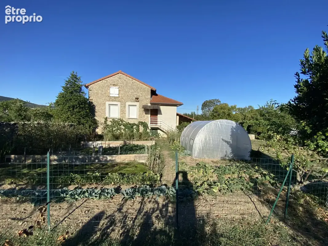 Jolie demeure, ancienne ferme réhabilitée sur 2255m2 - photo 3