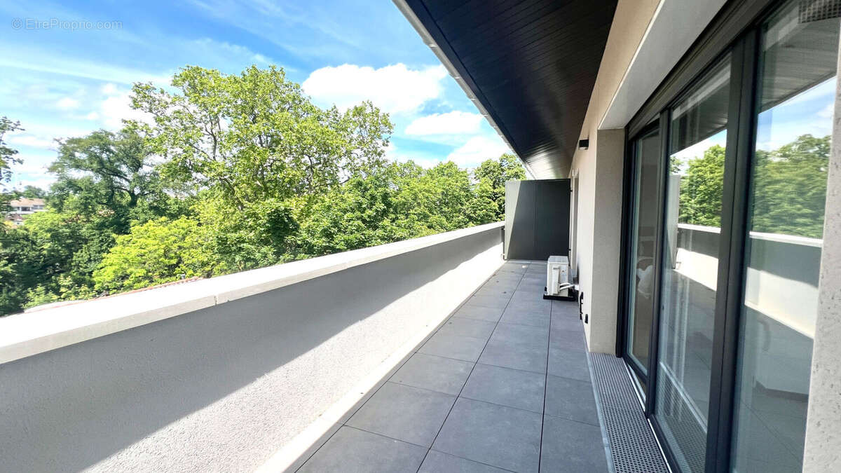 Appartement T4 Duplex - 125m2 - Côte Pavée - photo 6