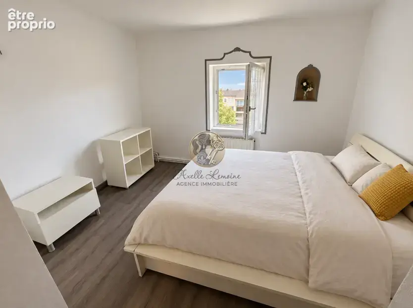 Maison de village 60 m2 avec cachet   poutres et pierres apparentes   2 chambres   véranda - photo 9