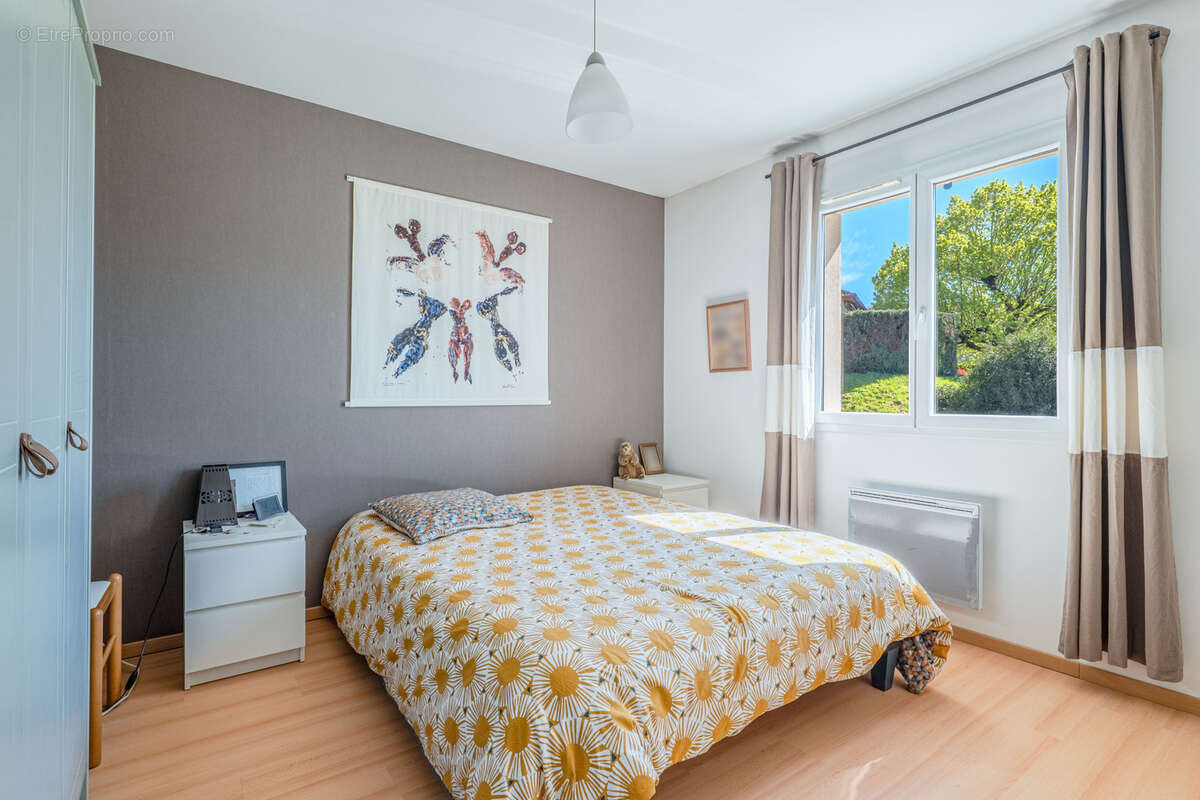 Maison à LA TOUR-DE-SALVAGNY