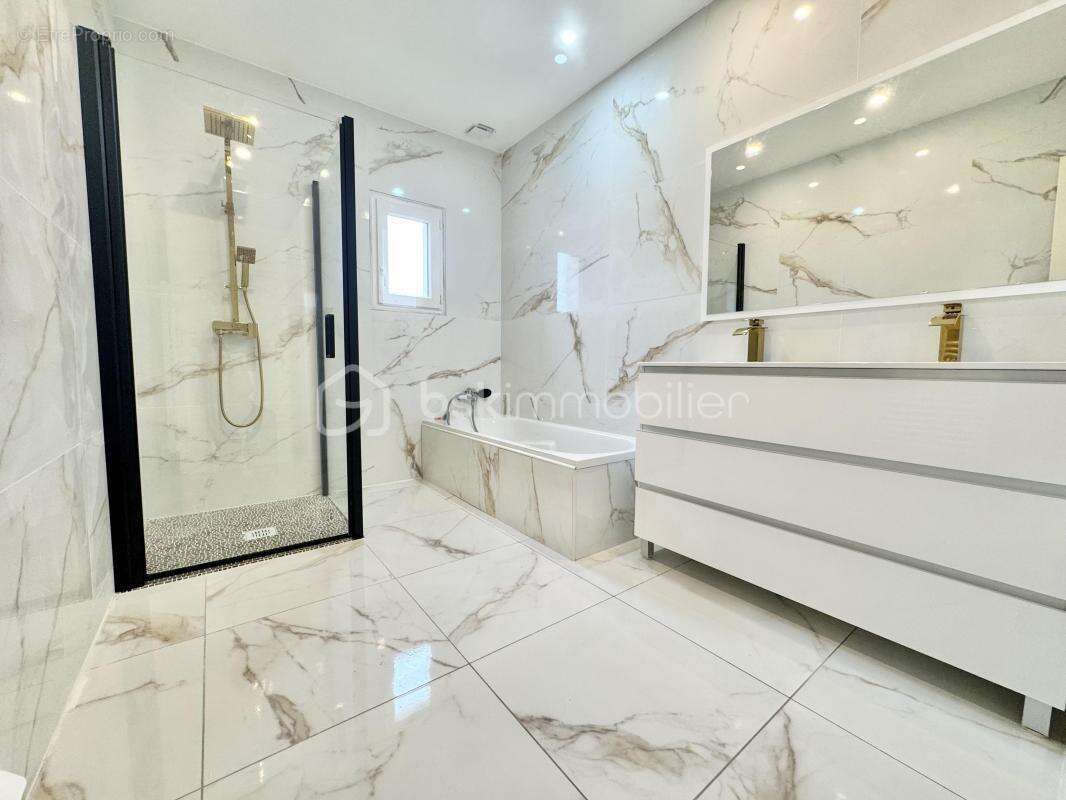 Maison à NISSAN-LEZ-ENSERUNE