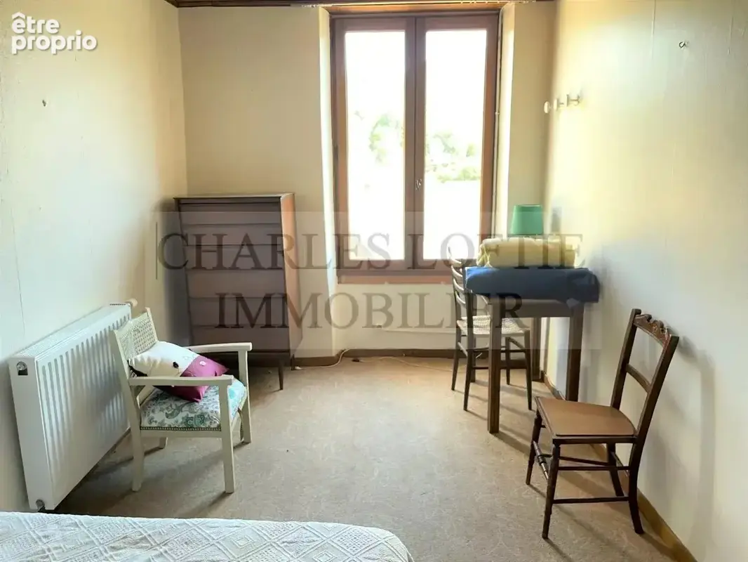 Spacieuse maison en pierre avec grande terrasse située à l'orée d'un village avec commerces et restaurant. - photo 17