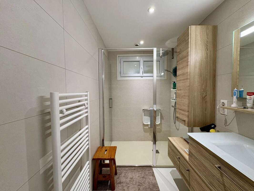 Maison de plain-pied avec véranda accueillante et piscine - photo 13