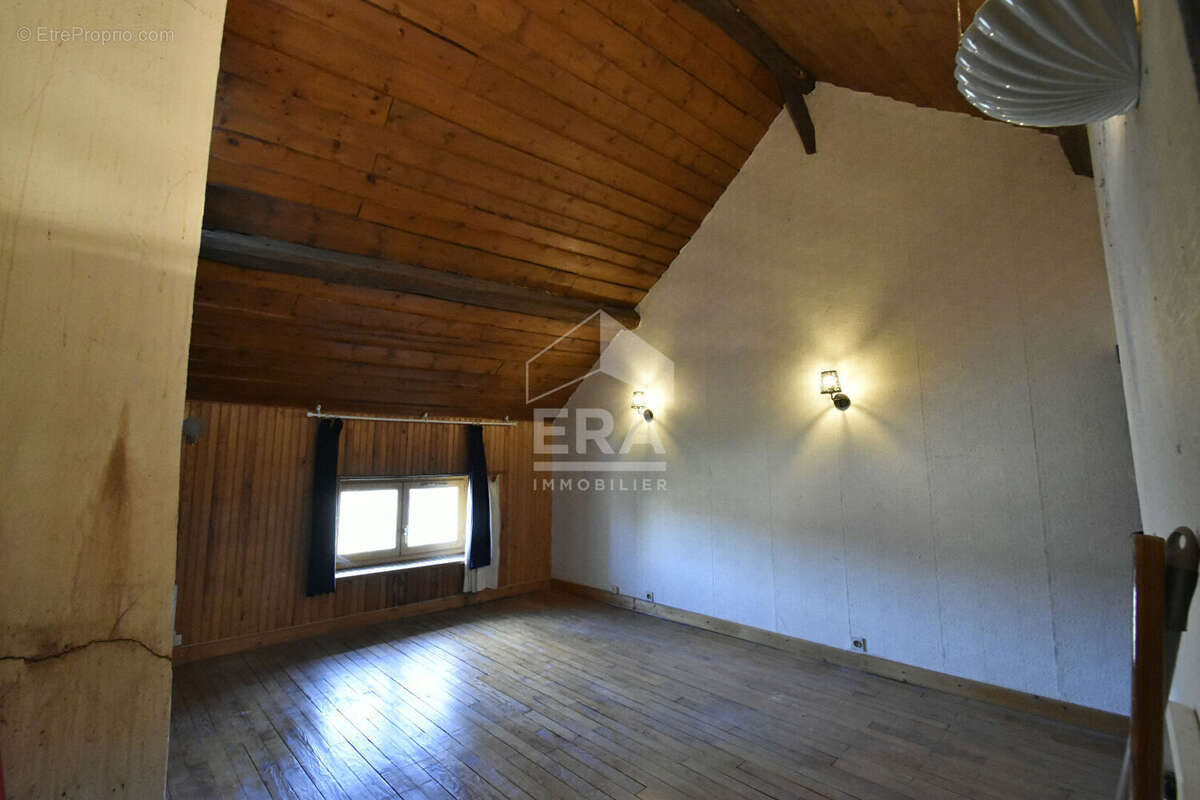 Maison à NEAUPHLE-LE-VIEUX