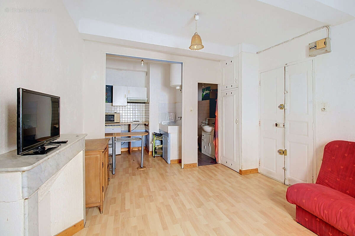 EXCLUSIVITE ! A VENDRE DRAGUIGNAN studio + appartement T2 + combles + cave - photo 7