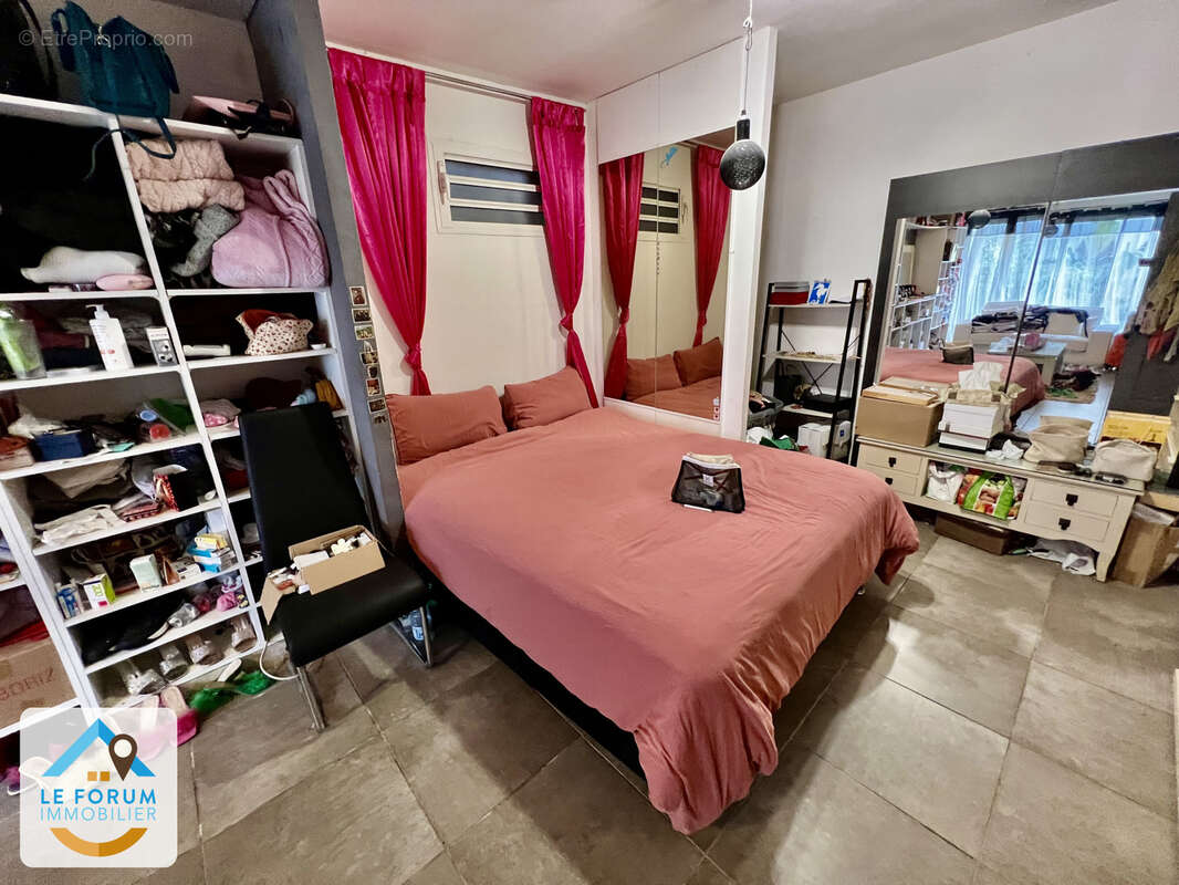 Tampon 97430 - vaste villa - dépendance - rendement locatif - beaux volumes - proche de tout - photo 5